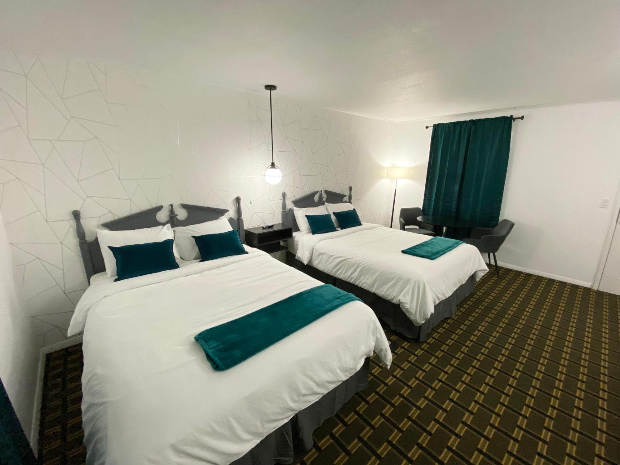 Pilgrim Inn Lee Bagian luar foto