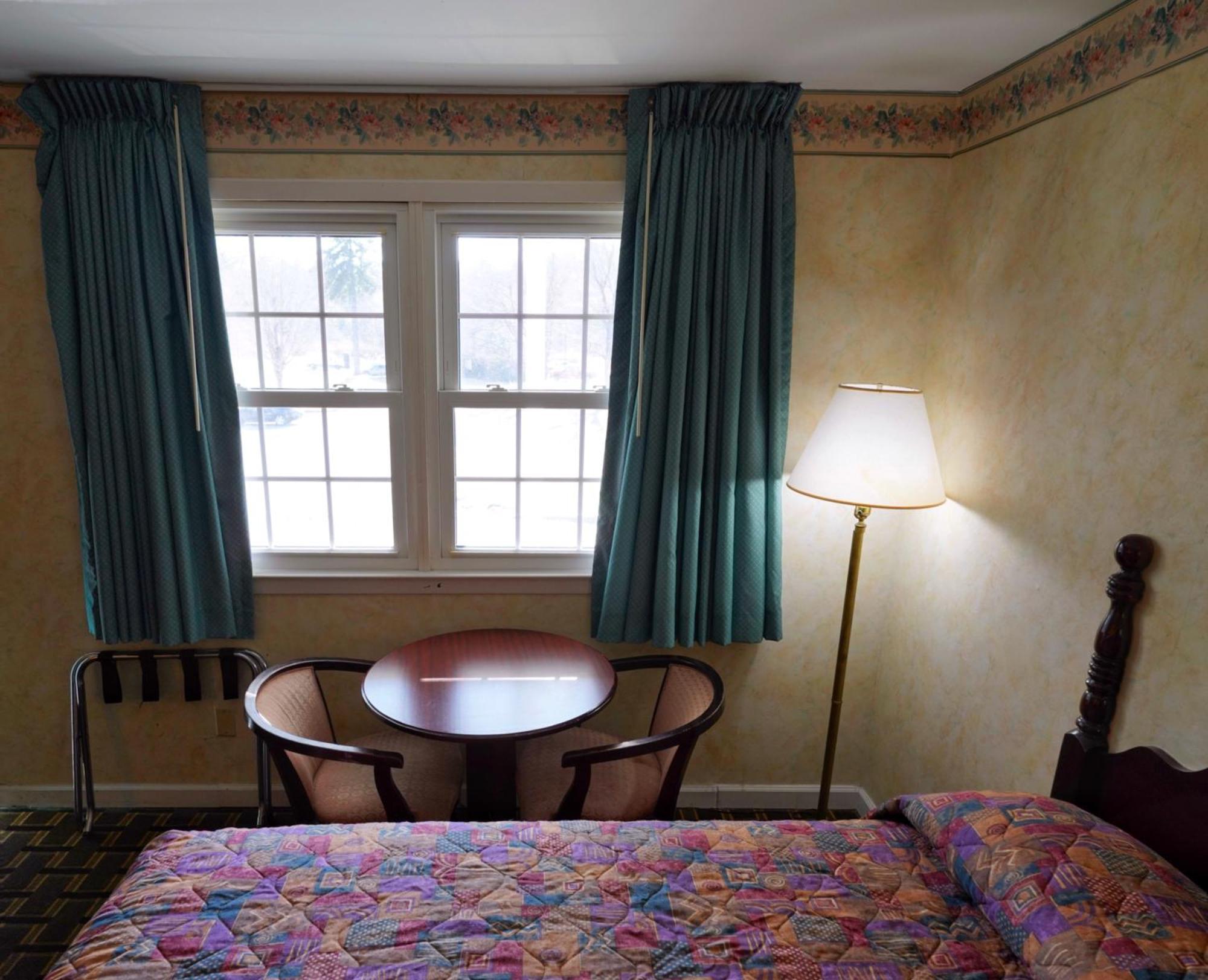 Pilgrim Inn Lee Bagian luar foto