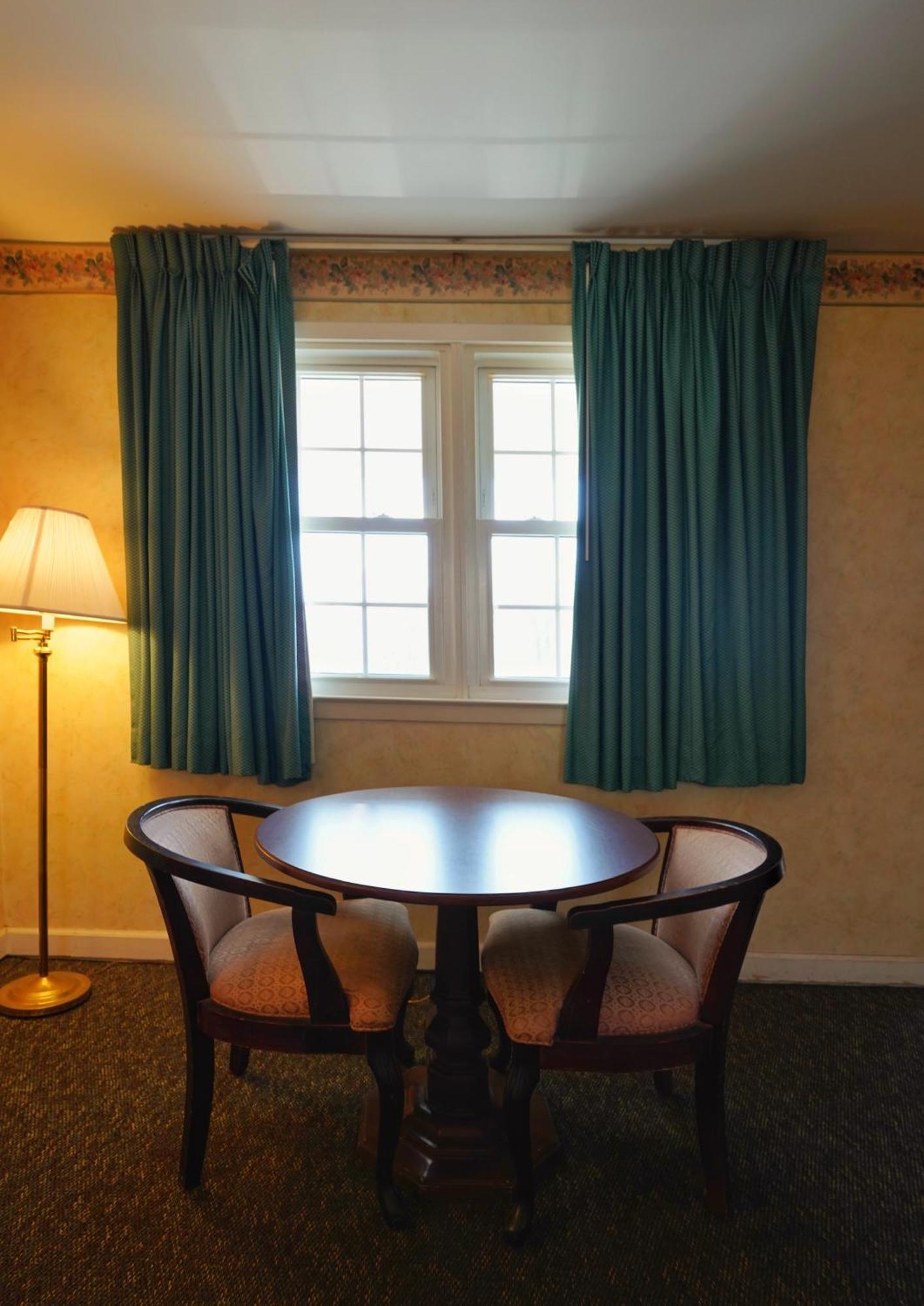 Pilgrim Inn Lee Bagian luar foto