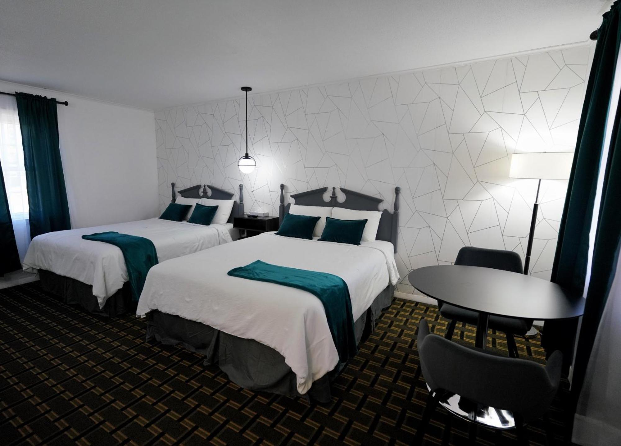 Pilgrim Inn Lee Bagian luar foto